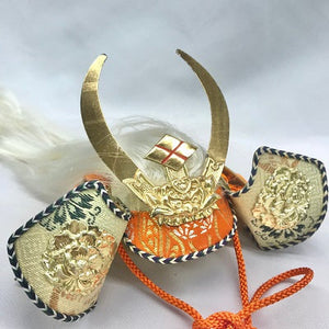 Mini Casco Inspirado en el Kabuto de Takeda Shingen: Una Joya de la Artesanía Japonesa