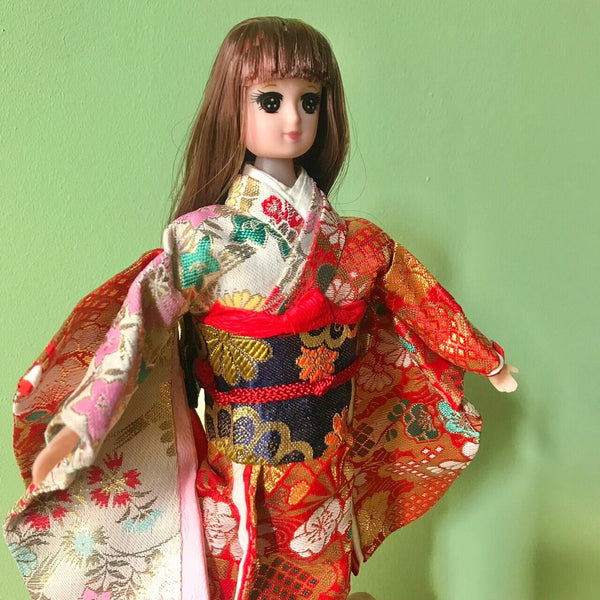 Muñeca con Kimono(Doll with kimono) AKI　あき